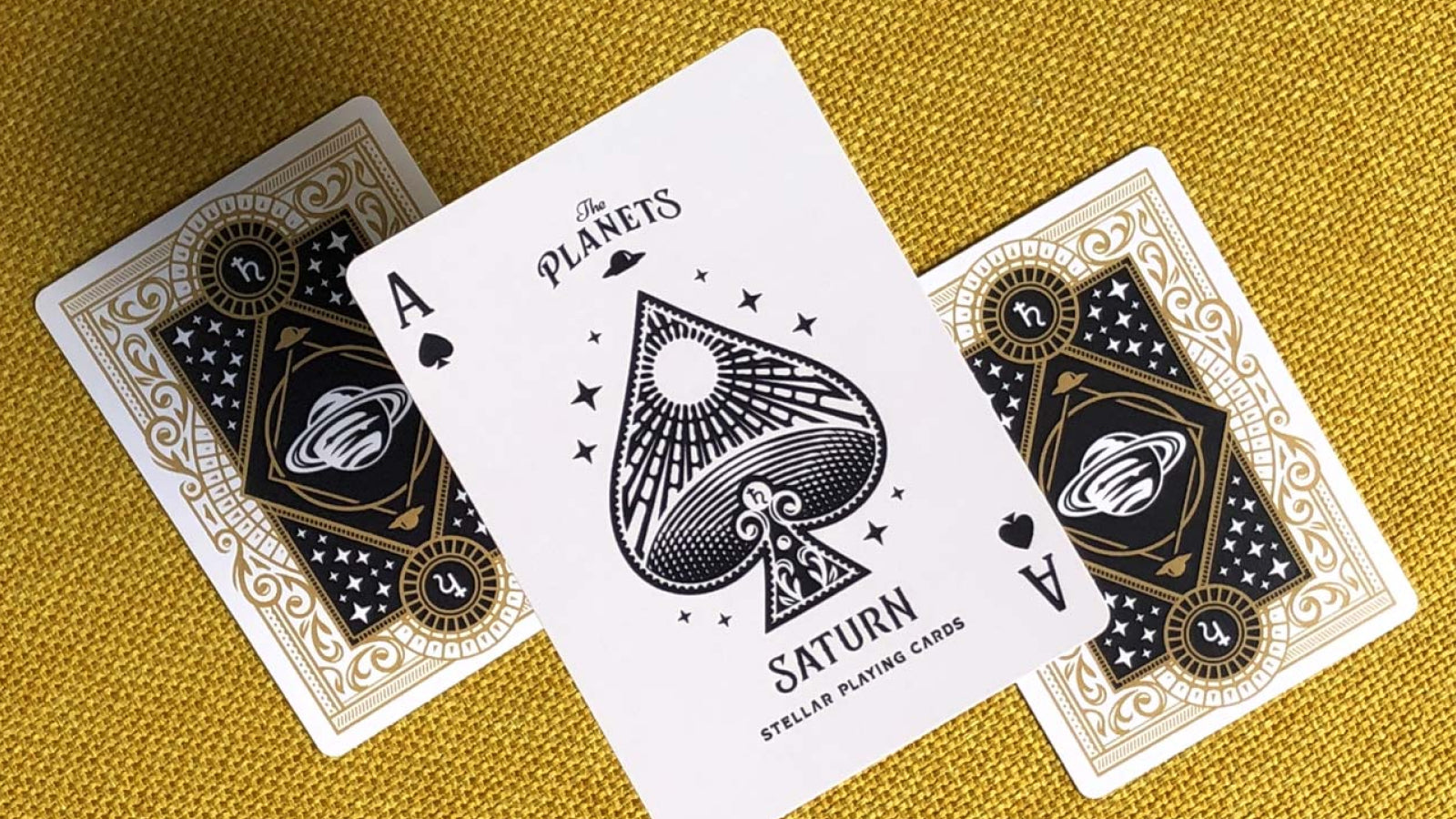 THE PLANETS: EARTH Playing Cards. A third deck with the feet on the ground - Max Playing Cards THE PLANETS: EARTH Playing Cards. A third deck with the feet on the ground - Max Playing Cards